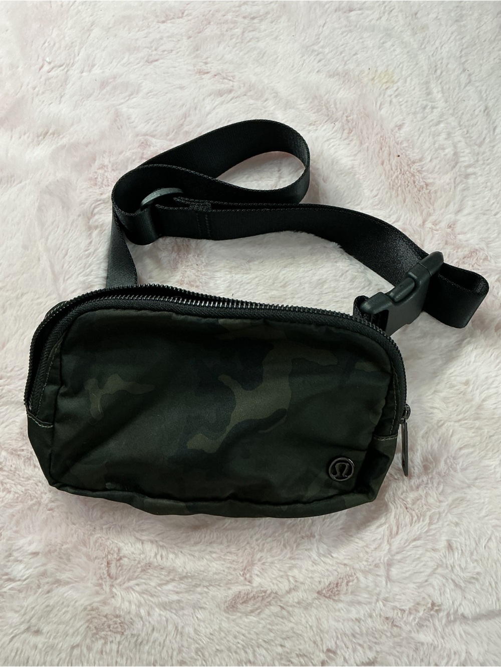 lululemon athletica Black Camo Belt Bag D23